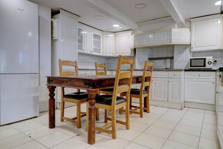 1 bedroom parking to rent - Photo 5