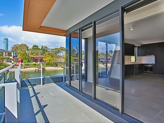 Prime Waterfront Position - Photo 1