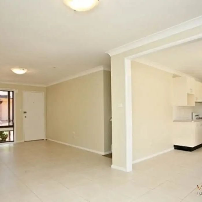 “Stunning and Spacious 3 bedroom Townhouse at the heart of Hurstville” - Photo 1