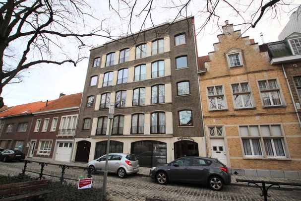 APPARTEMENT MET 3 SLAAPKAMERS IN CENTRUM IEPER - Photo 1