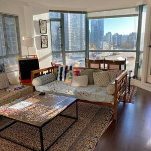 2 bed 2 bath | Upgraded | Pet Friendly | Balcony | Yaletown - Photo 2