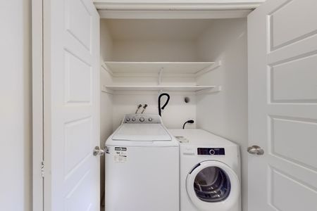 For Lease - 106 Bravo Lane, Newmarket, Ontario - Photo 3