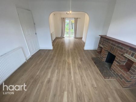 3 bedroom semi-detached house to rent - Photo 2