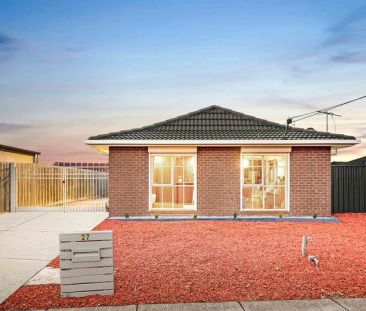 GREAT HOME IN THE HEART OF WERRIBEE - Photo 6