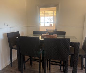 Lovely Banks - Photo 2