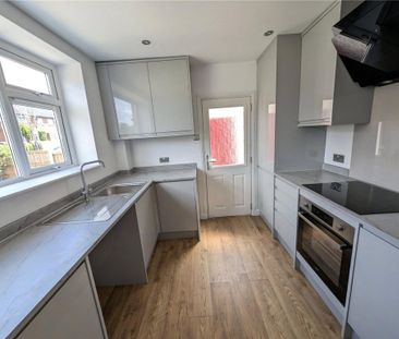 3 bedroom semi-detached house to rent - Photo 3