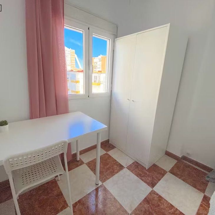 Barriada la Palmilla, Sevilla, Andalusia 41009 - Photo 1