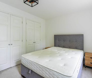 2 bed Flat for rent - Photo 6