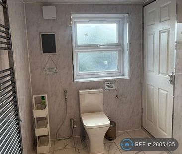 1 bedroom in a house share to rent - Photo 6
