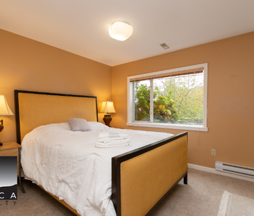 5574 Westhaven Road, West Vancouver (Garden Level Suite) - Photo 1