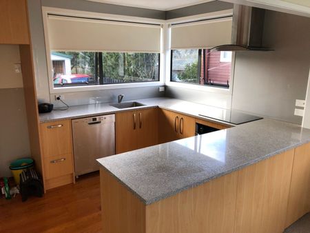 A lovely three bedroom home in Pakuranga - Photo 5