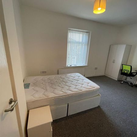 1 bed house share to rent in Colbran Street, Burnley, BB10 - Photo 3