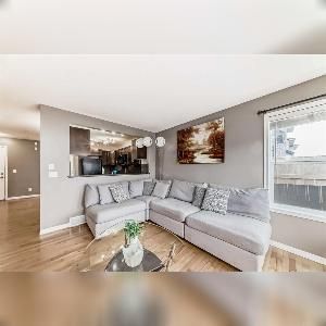 Finished 4 Bed 3.5 Bath Single Garage Duplex Airdrie - Photo 1