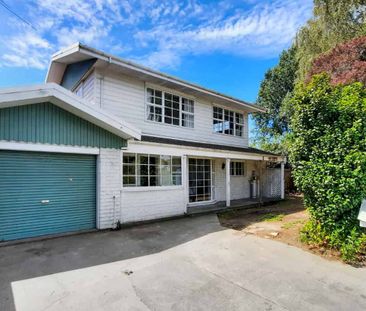 Spacious Four Bedroom Home In Prime Ilam Location - Photo 5