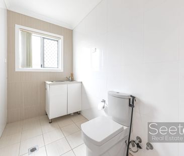 A Modern, Light-Filled Family Home with a Sunny North-Facing Backyard - Photo 6