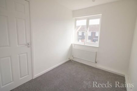 3 bedroom apartment to rent - Photo 3