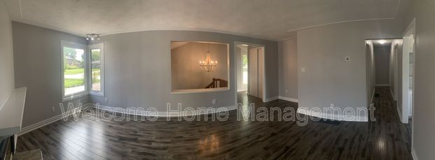 $3,395 / 6 br / 2 ba / Unique Opportunity in Kennedy East - 2 Families 1 Rent - Photo 1