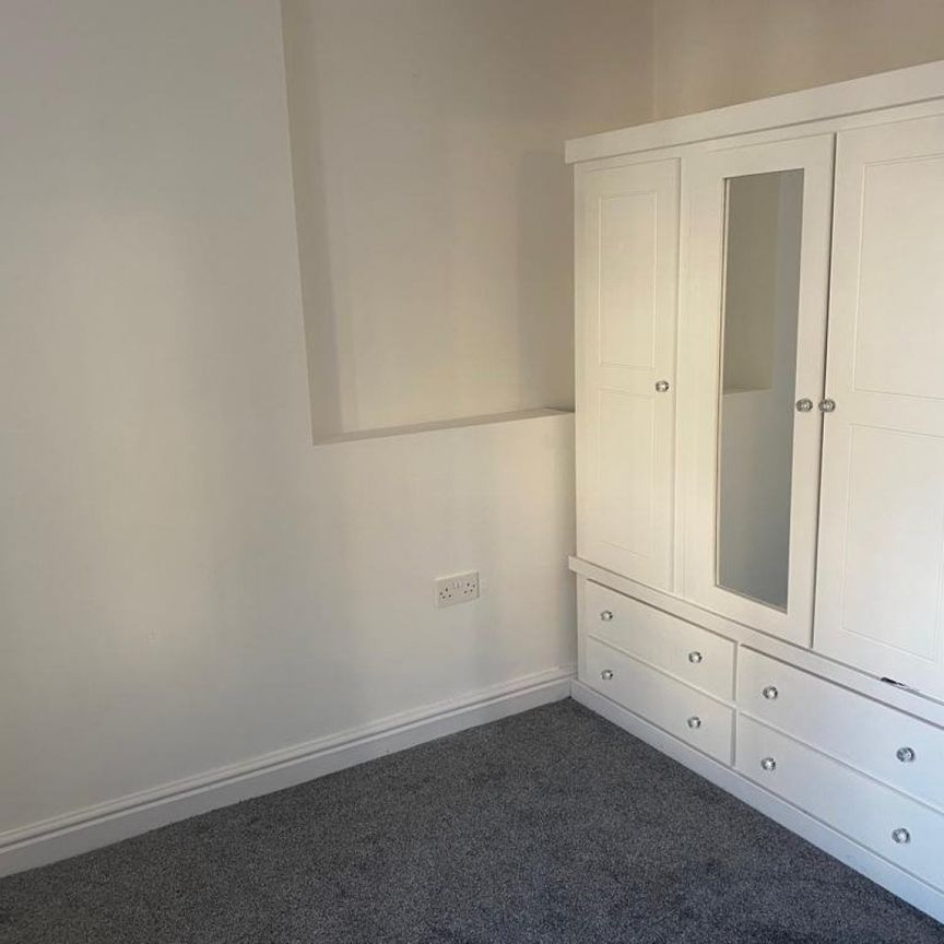 2 bed Apartment - To Let - Photo 1