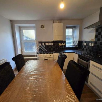 2 bedroom property to rent in Batley - Photo 1