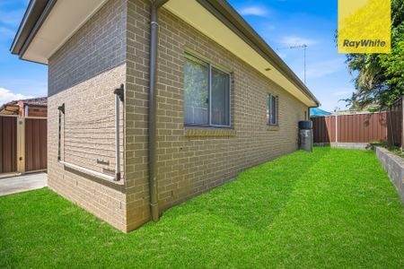 MODERN TWO BEDROOM GRANNY FLAT - Photo 3