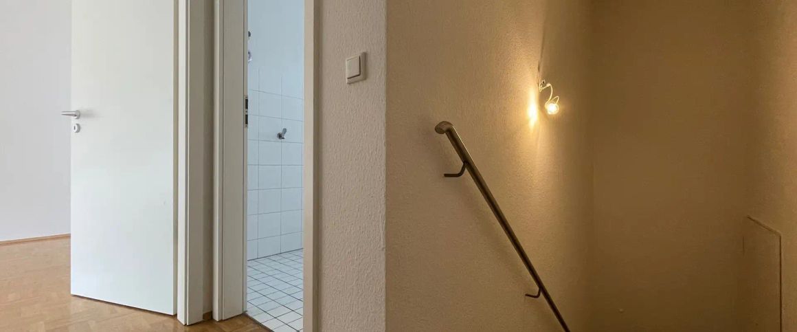 MÜLHEIM: HOCHWERTIGE 2-ZIMMERWOHNUNG IM EG AN KÖLNS LEBENSADER +TERRASSE +PARKETT +FUßBODENHEIZUNG - Foto 1