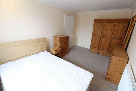 Chertsey Close, Two Bed Maisonette, LU2 - Photo 2