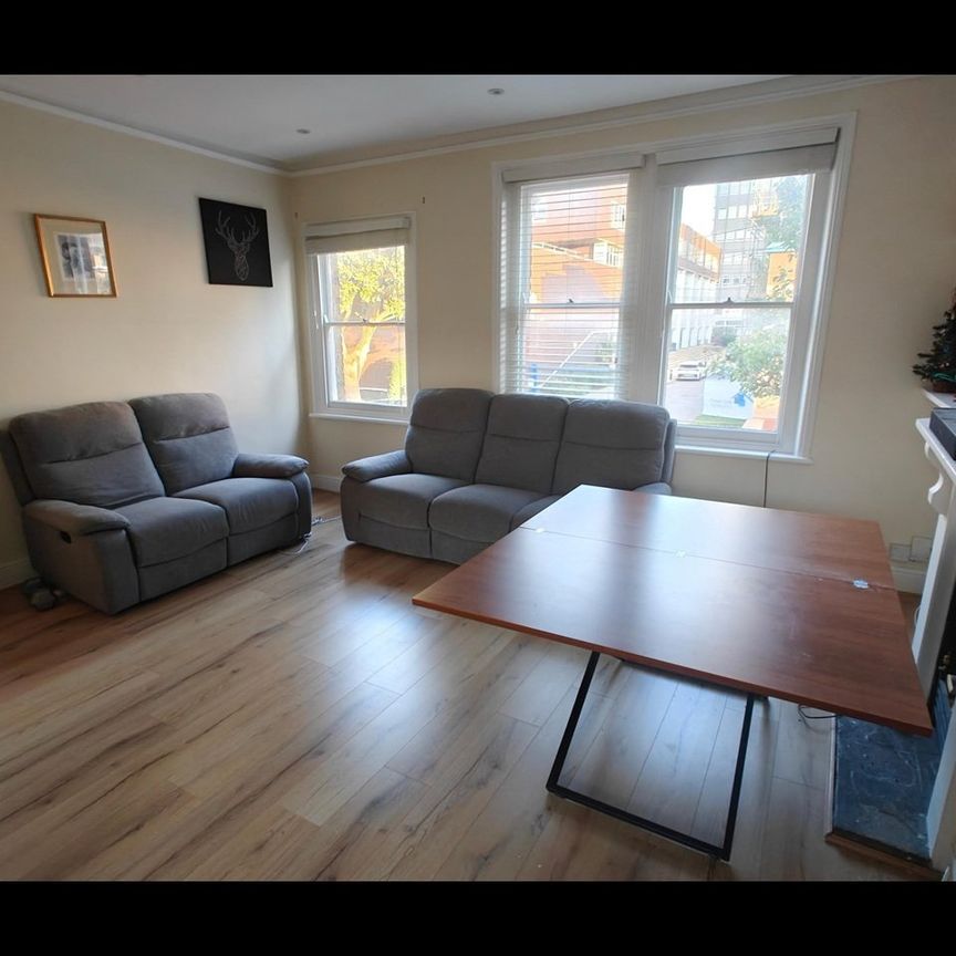 2 Bed Maisonette, St Dunstan's Road, W6 - Photo 1