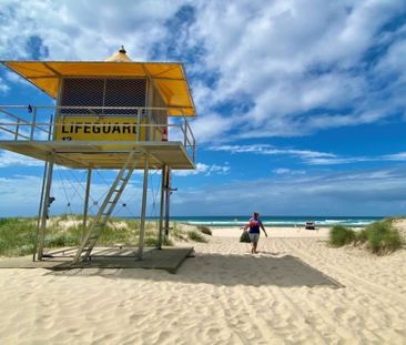 PERFECTLY POSITIONED TWO BEDROOM UNFURNISHED DUPLEX - Photo 1