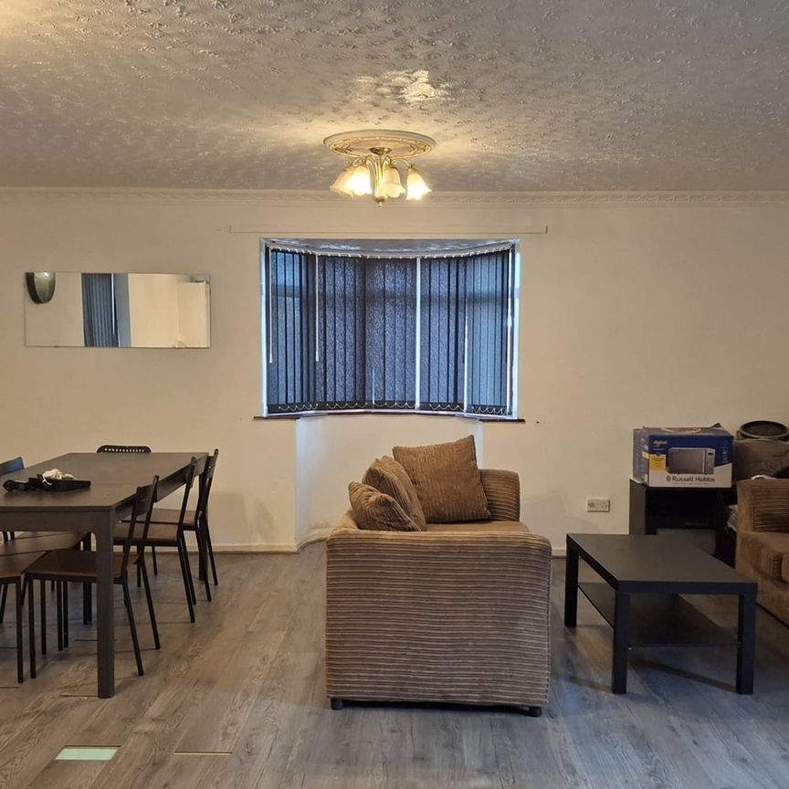 Room in a Shared House, Holbrook Lane, CV6 - Photo 1