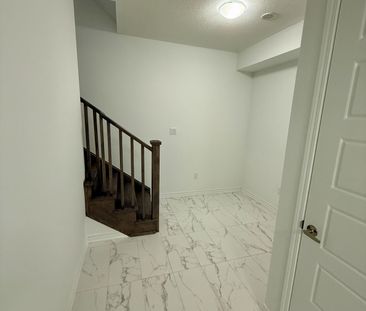 For Lease - 26 Ennerdale Street, Barrie, Ontario - Photo 6