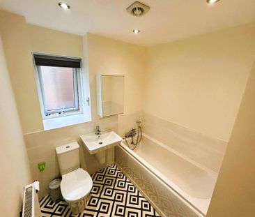 3 bedroom terraced house to rent - Photo 6