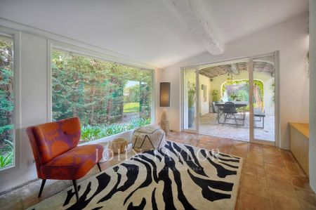 Maison à louer Mougins, Cote d'Azur, France8 500 EUR / Mois - Photo 4