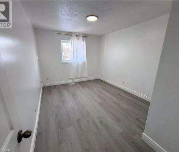 303 BANKSIDE Drive - Photo 4