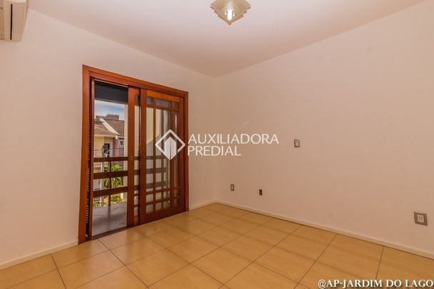 Casa em Condomínio com 5 quartos e 236m² para alugar em Igara, Canoas. - Photo 1