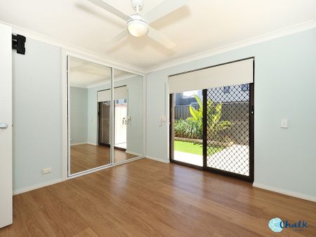 6 MONTHS ONLY !! BEAUTIFUL BEACH LOCATION ! MODERN UNIT ! - Photo 2