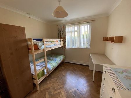 2 bedroom ground floor flat to rent - Photo 3