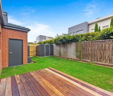 Stylish Near New with Enormous Appeal! - Photo 2