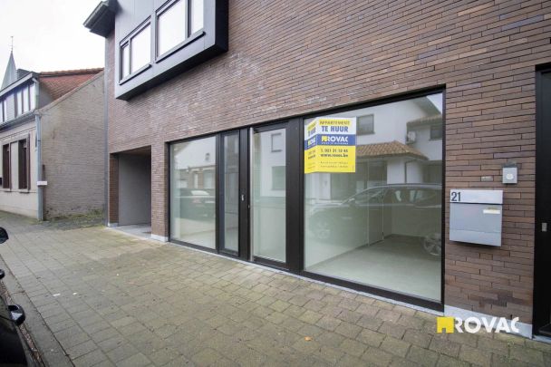 Luxueus afgewerkt nieuwbouwappartement op het gelijkvloers met terras - Foto 1