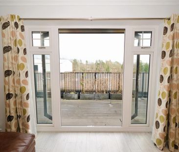 2 bedroom penthouse to rent - Photo 2