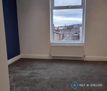 3 bedroom end of terrace house to rent - Photo 1