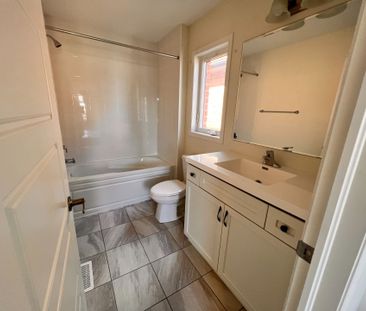 For Lease - 18 Divers Road Unit# Suite 1, Brampton, Ontario - Photo 1