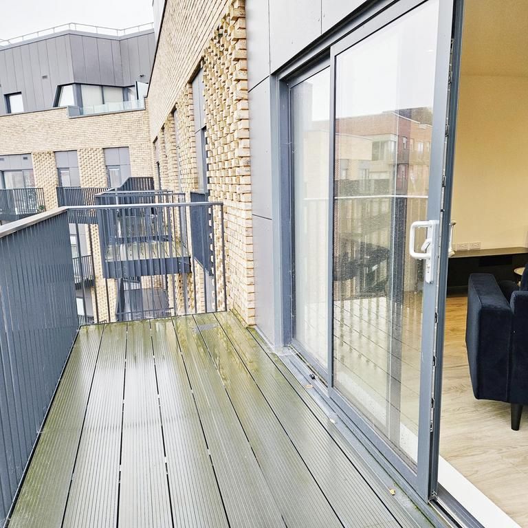 2 bedroom flat to rent - Photo 1