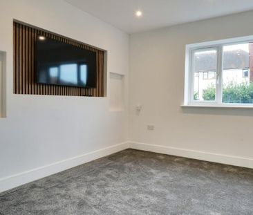 3 bedroom semi-detached house to rent - Photo 6