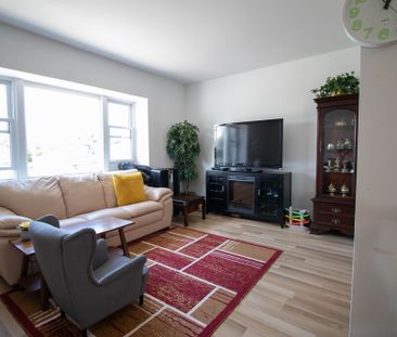 Spacious 2 Bedroom Apartment in Niagara Falls! - Photo 2