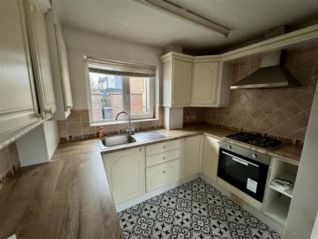 2 bedroom terraced house to rent - Photo 5