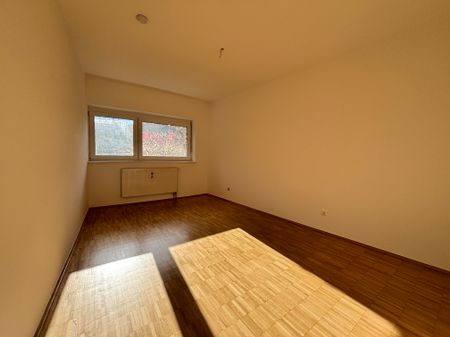 Schöne 2-Zimmer-Wohnung im Erdgeschoss mit Terrasse - Foto 3