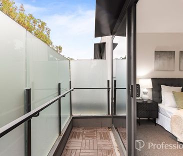 Luxury Townhouse in Glen Iris - Photo 5