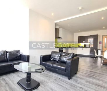 3 bedroom flat share to rent - Photo 1