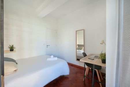 Avenida Luís Bívar, Lisbon, Lisbon 1050-145 - Photo 2