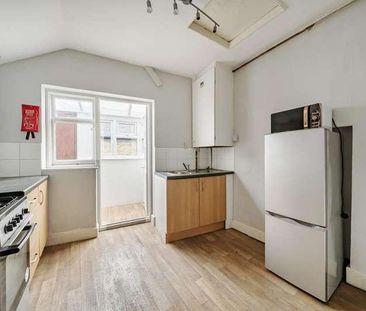 Staines Road, Twickenham, TW2 - Photo 1